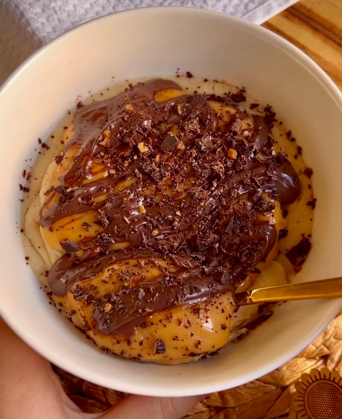 Bowl di avena con caramello e cioccolato - Fitporn® - Healthy Food, Looking Good.